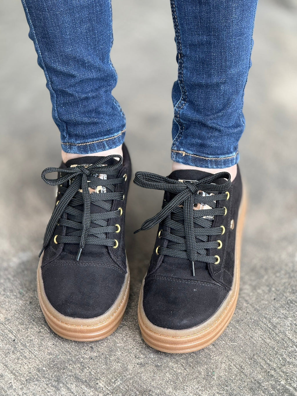 gid://shopify/MediaImage/24692323123294